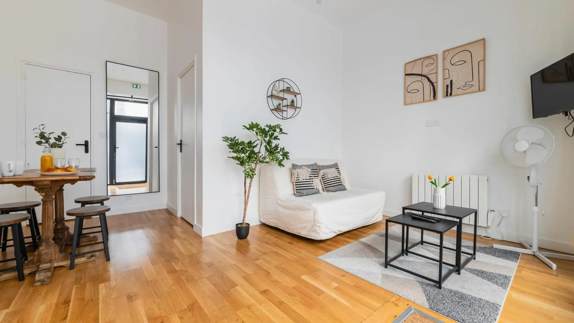 Bel Appartement Cosy Situe Pres Des Halles - 4P contacts